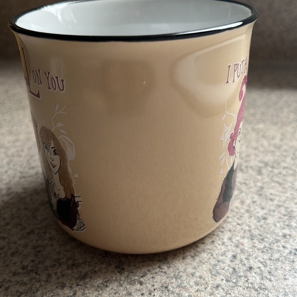 Disneys Hocus Pocus 20 oz mug - Picture 2 of 5